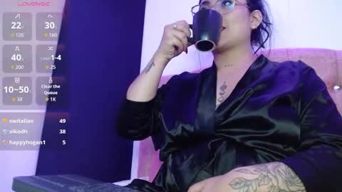 Selene online show from November 11, 2025, 6:02 am