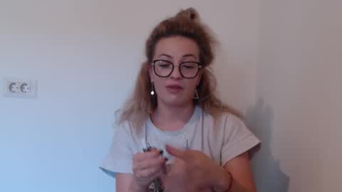 Selenna online show from October 13, 2025, 2:06 pm