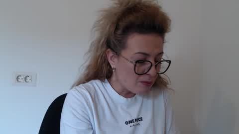 Selenna online show from October 23, 2025, 10:58 am