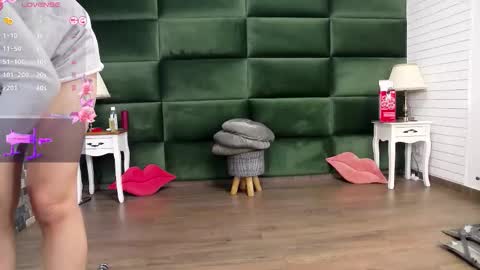 Snapshot of selensummer chatting on September 12, 2025, 4:34 am Selen online show from September 12, 2025, 4:34 am