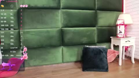 Selen online show from September 25, 2025, 4:16 am