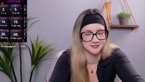 Snapshot of selina_thick chatting on November 27, 2025, 4:14 am Selina Mae online show from November 27, 2025, 4:14 am