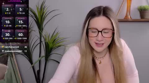 Snapshot of selina_thick chatting on February 26, 2026, 4:22 am Selina Mae online show from February 26, 2026, 4:22 am