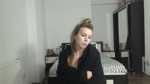 sellena_angels online show from January 27, 2025, 6:41 pm