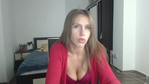 sellena_angels online show from February 24, 2025, 7:09 pm