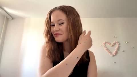 Lily online show from June 26, 2026, 5:12 am