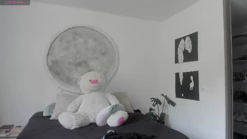 Selyn online show from July 1, 2026, 1:13 pm