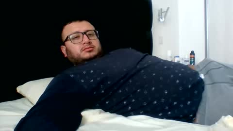 sementalpajero online show from October 19, 2025, 3:01 pm