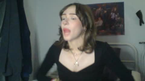 goddess esme  online show from October 11, 2025, 12:32 am