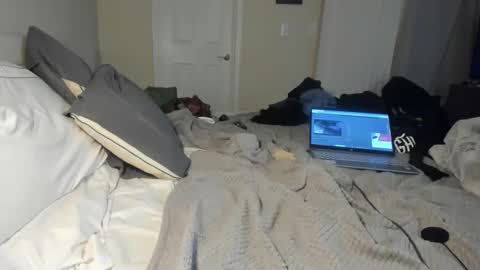 Snapshot of senditquick chatting on March 5, 2026, 8:32 am senditquick online show from March 5, 2026, 8:32 am