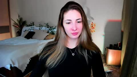 sensitiveheartt online show from November 17, 2025, 7:30 pm