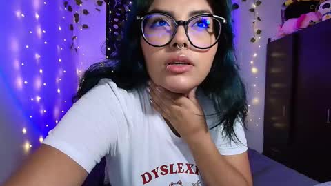 Camille and sophie online show from March 29, 2026, 12:54 am