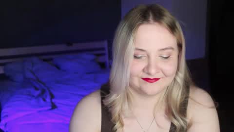 Snapshot of sensual_girrrl chatting on May 15, 2026, 12:17 am Ilona online show from May 15, 2026, 12:17 am