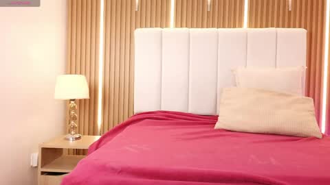 Sensual Kim77 online show from April 20, 2026, 12:41 pm