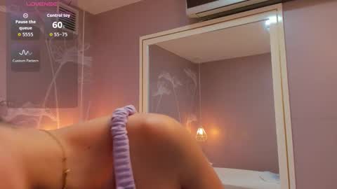 Sophie     online show from October 12, 2025, 10:25 am