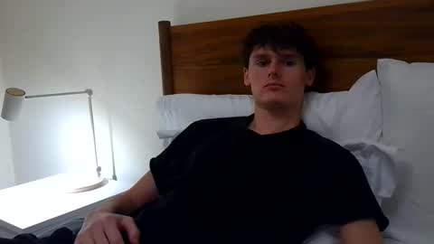 Cam online show from October 28, 2025, 11:18 pm