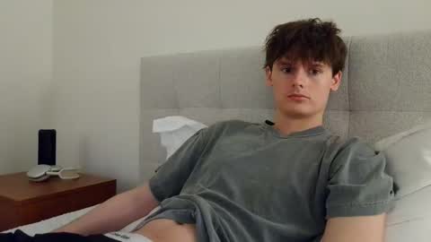 Cam online show from November 7, 2025, 10:21 pm