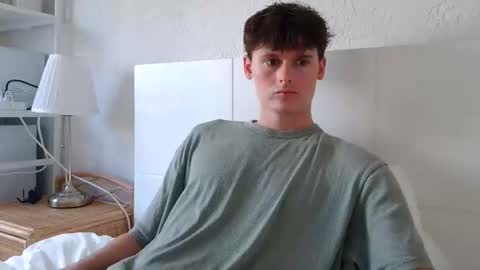 Cam online show from April 8, 2026, 8:42 pm