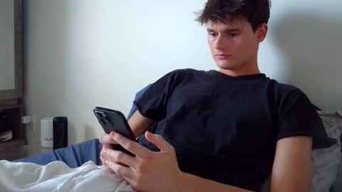 Cam online show from April 13, 2026, 11:21 pm