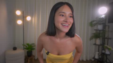 Maria- OF sensual bee online show from January 7, 2025, 11:35 pm