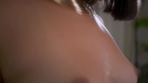 Snapshot of sensualcherry_ chatting on February 1, 2025, 2:47 am Maria- OF sensual bee online show from February 1, 2025, 2:47 am