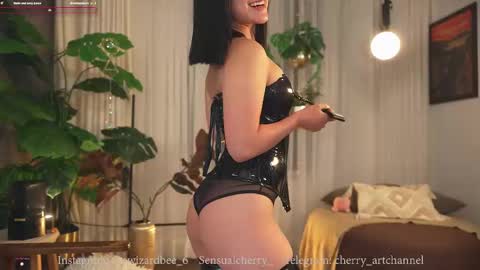 Maria- OF sensual bee online show from September 24, 2025, 12:25 am
