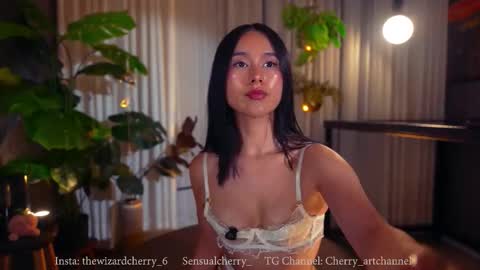 Snapshot of sensualcherry_ chatting on January 11, 2026, 11:32 pm Maria- OF sensual bee online show from January 11, 2026, 11:32 pm