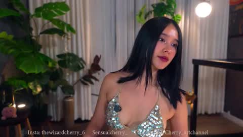 Snapshot of sensualcherry_ chatting on January 13, 2026, 12:27 am Maria- OF sensual bee online show from January 13, 2026, 12:27 am