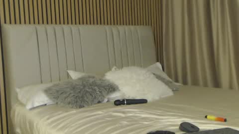 Hallie online show from April 15, 2026, 7:58 pm