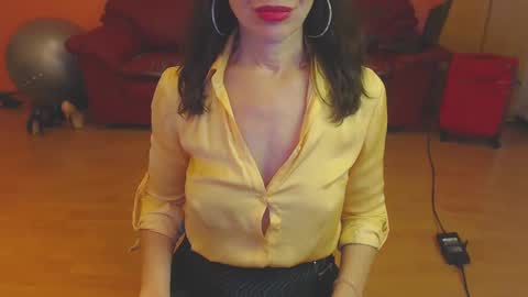 sensualmyra online show from January 4, 2025, 4:22 pm