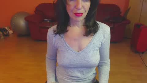 sensualmyra online show from February 16, 2025, 1:38 pm