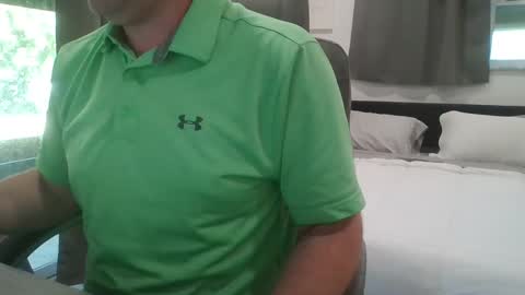 senyai40 online show from October 28, 2025, 7:05 pm