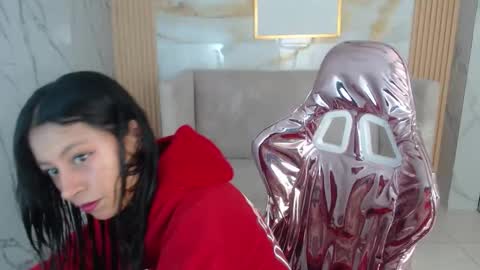 serabella_s online show from December 22, 2025, 1:08 pm