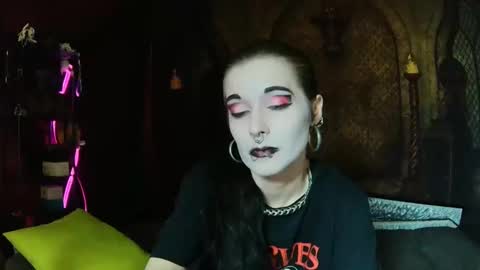 Seraphin Munster online show from April 16, 2026, 8:20 pm