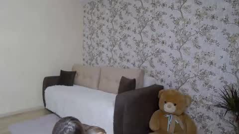 serayarose_ online show from December 15, 2025, 7:29 pm