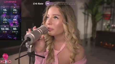 Snapshot of serenanoir chatting on May 21, 2026, 8:49 pm Serena online show from May 21, 2026, 8:49 pm
