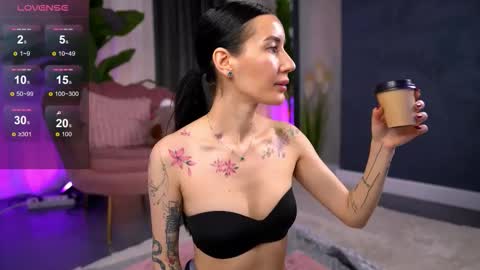 Serena online show from October 24, 2025, 10:11 am