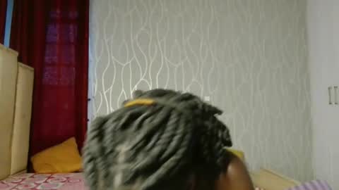 Serene online show from November 3, 2025, 2:51 pm