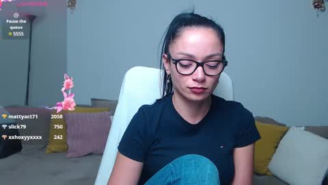 SereneSophi online show from December 3, 2024, 2:25 am