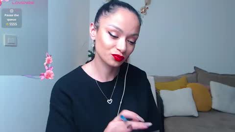 SereneSophi online show from December 31, 2024, 7:18 pm