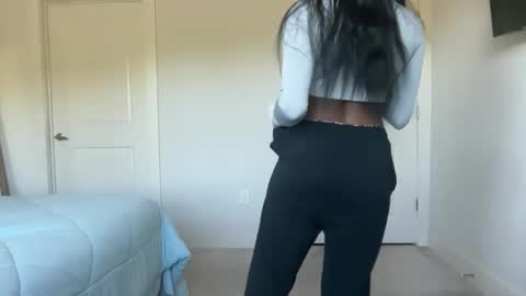 Serenity Bee   online show from April 7, 2026, 2:39 pm