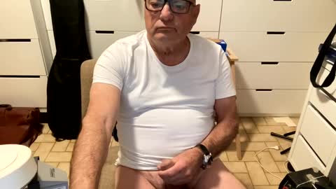 serge8413 online show from December 8, 2024, 3:21 am