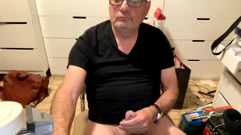 serge8413 online show from December 19, 2024, 2:34 am