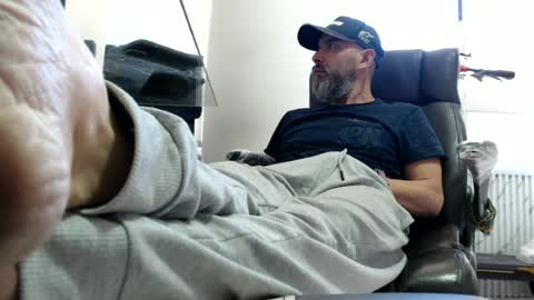hetero serio discreto online show from June 22, 2026, 8:28 pm