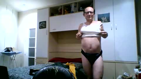 Snapshot of serrano49 chatting on December 2, 2024, 11:18 pm serrano49 online show from December 2, 2024, 11:18 pm