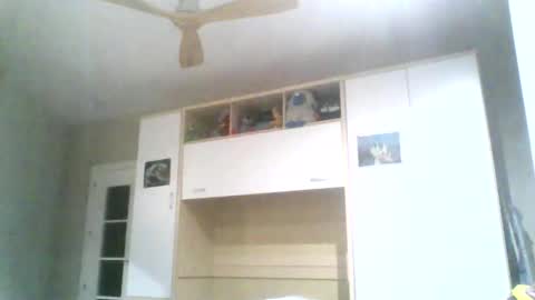 Snapshot of serrano49 chatting on December 16, 2025, 4:06 am serrano49 online show from December 16, 2025, 4:06 am