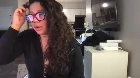 Snapshot of servexely chatting on February 10, 2026, 6:56 pm servexely online show from February 10, 2026, 6:56 pm