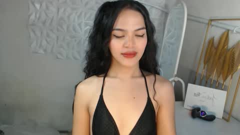 Bella online show from April 24, 2026, 6:54 pm