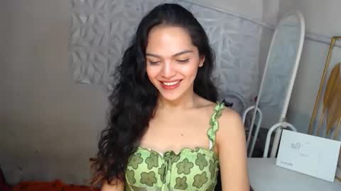 Bella online show from May 10, 2026, 2:11 pm