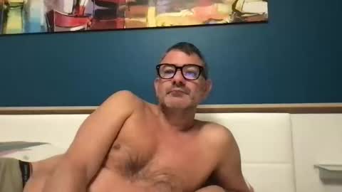 sesamechris92 online show from September 9, 2025, 6:35 am